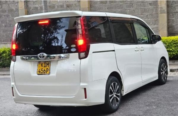 Toyota Noah for hire