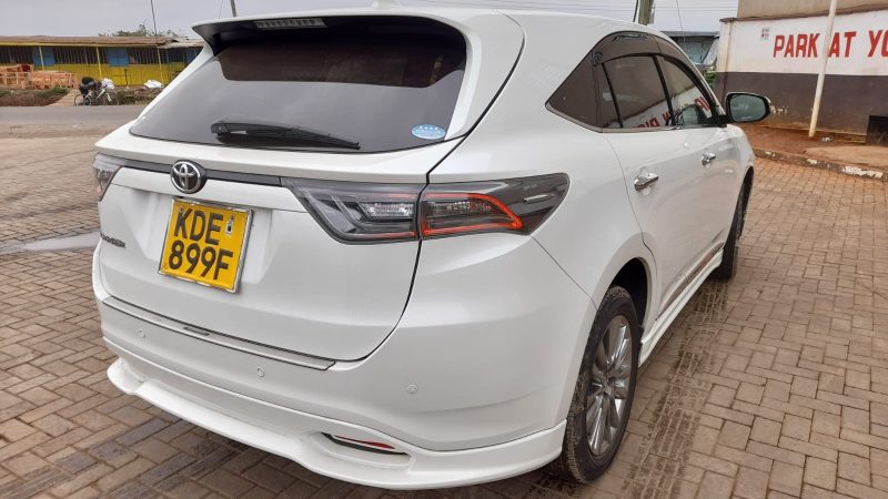 Toyota Harrier for hire