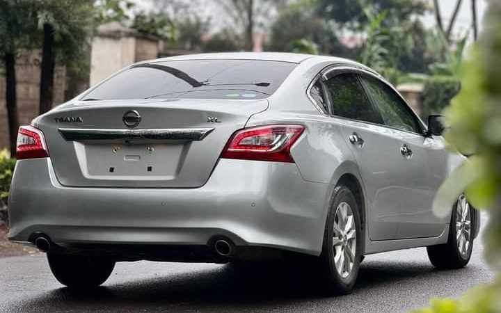 Nissan Teana for hire