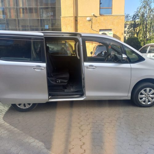 Toyota Noah for hire